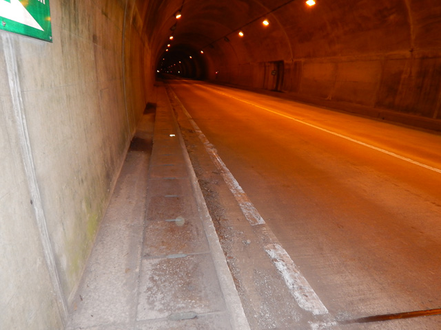 iyo_20161013_mayumi_tunnel