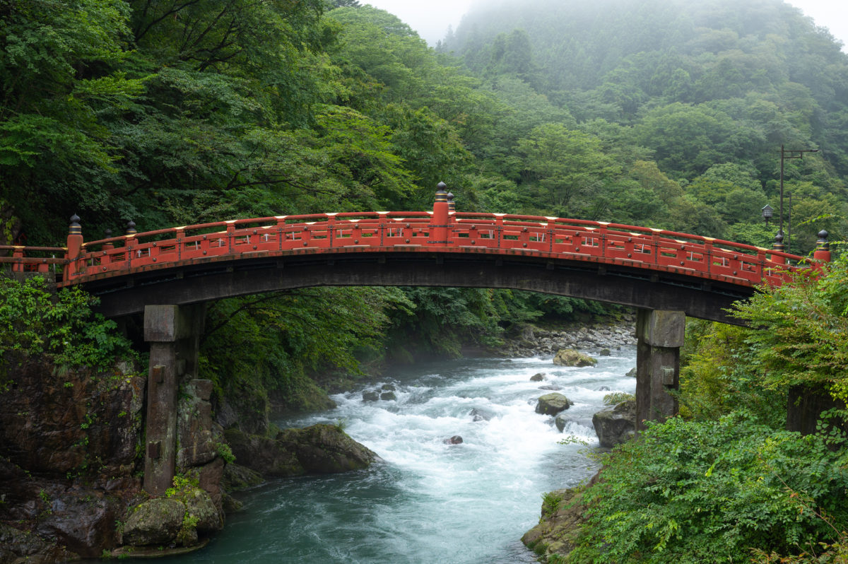 神橋　王道の撮り方と思ったが、中央の欄干の重ねが悪く重なり過ぎだった。