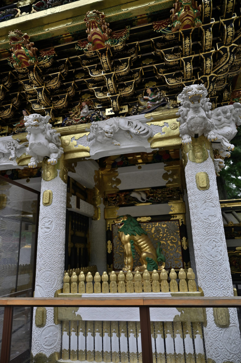 日光東照宮　陽明門　逆さ柱